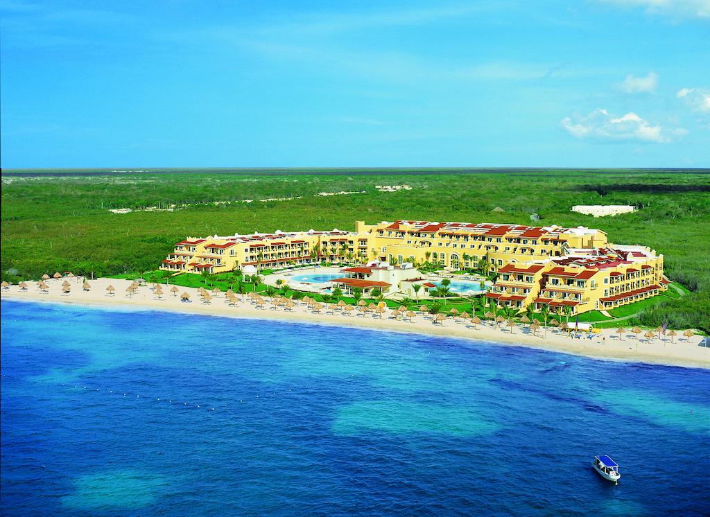 Hotel rest Secrets Capri Riviera Cancun Playa del Carmen Mexico