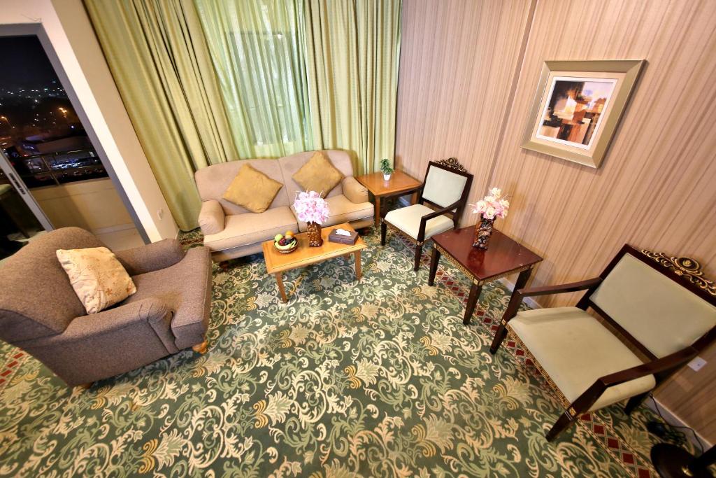 Відпочинок в готелі Midtown Furnished Apartments Шарджа ОАЕ