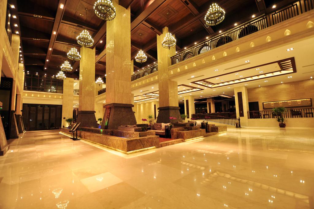 Тури в готель Grand Metropark Bay Hotel Sanya (Grand Metropark Bay Hotel Sanya Dadonghai) Дадунхай Китай