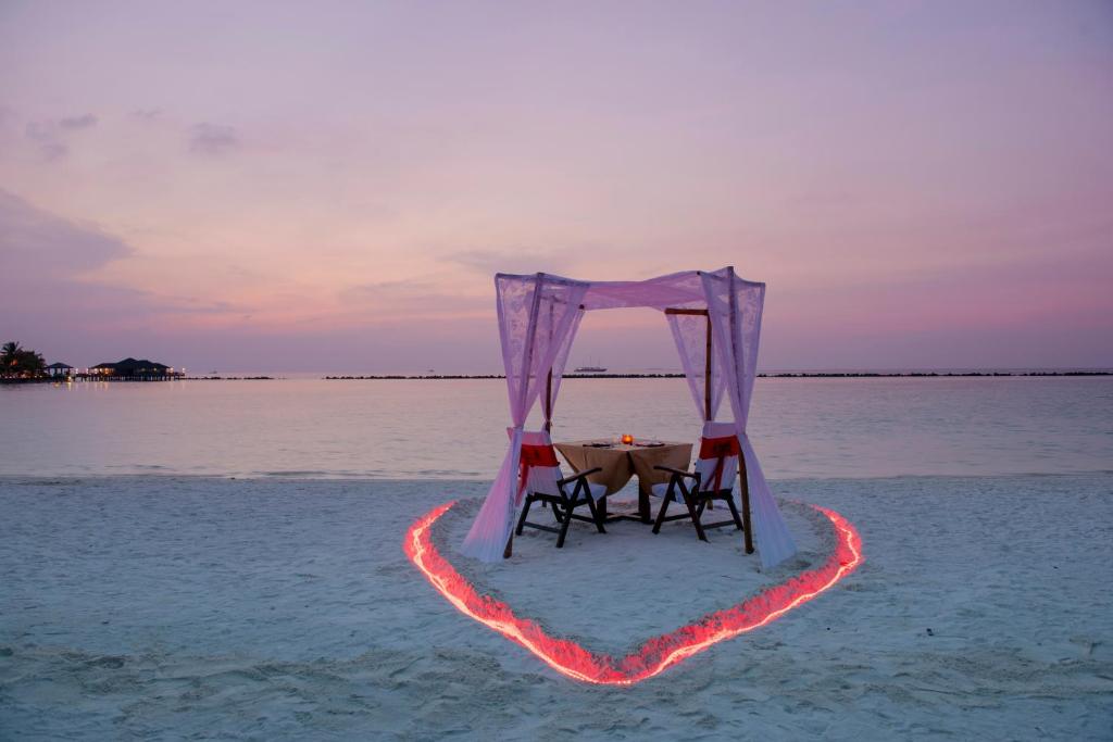Villa Nautica Resort (ex.Paradise Island Resort), Северный Мале Атолл, Мальдивы, фотографии туров