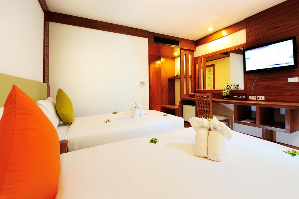 Отель, Baumancasa Karon Beach Resort