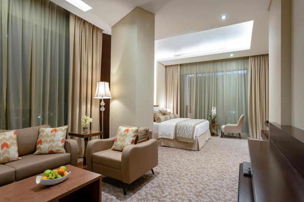 Oferty hotelowe last minute Grand Millennium Hotel Business Bay Dubaj (miasto)