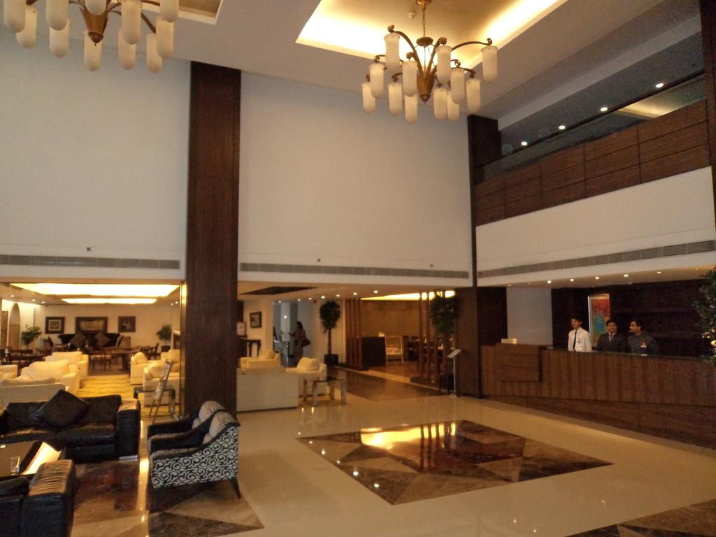 Горящие туры в отель Mapple Emerald Rajokri