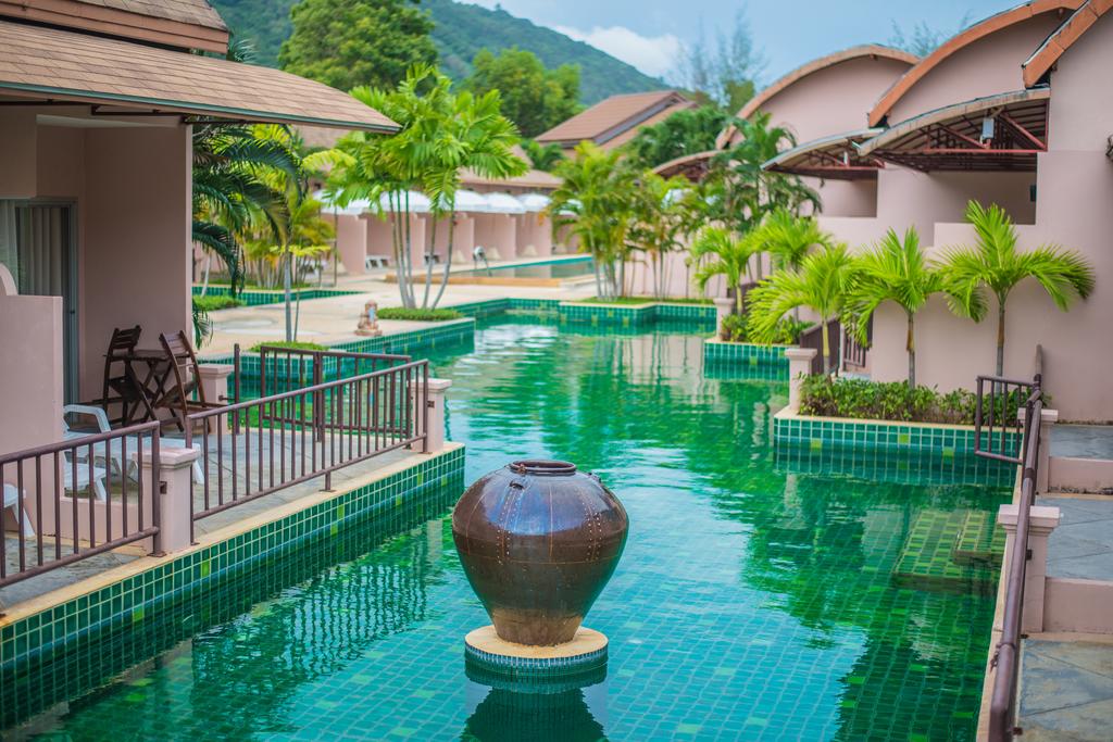 Цены в отеле Phuket Kata Resort