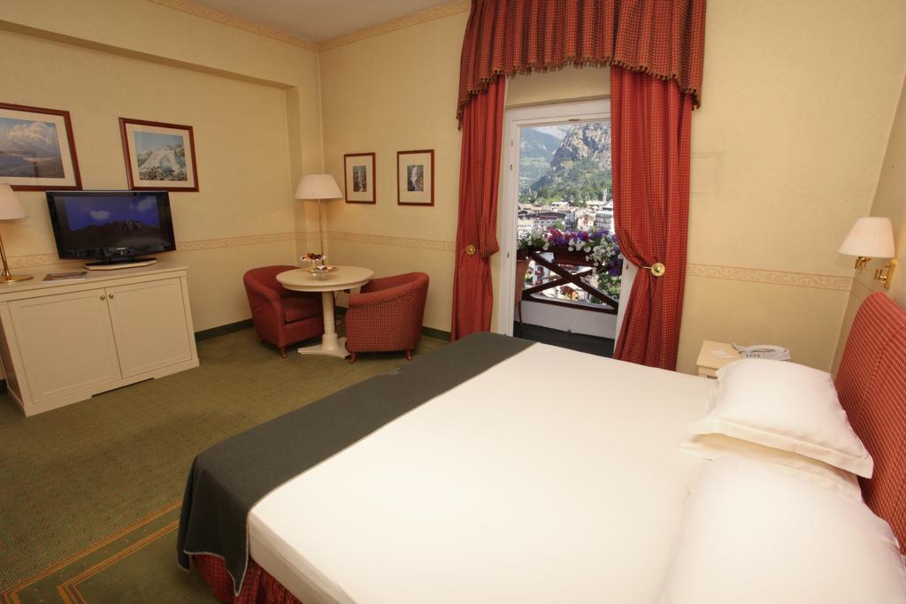 Горящие туры в отель Grand Hotel Royal & Golf Курмайёр