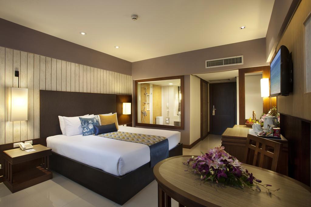 Отзывы об отеле Courtyard by Marriott Phuket, Patong Beach Resort (ex. Patong Merlin)