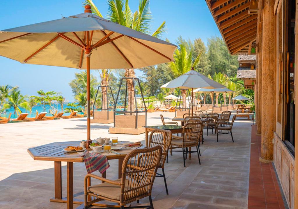 Santhiya Phuket Natai Resort & Spa фото и отзывы