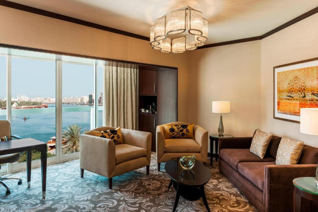 Sheraton Dubai Creek Hotel & Towers, питание