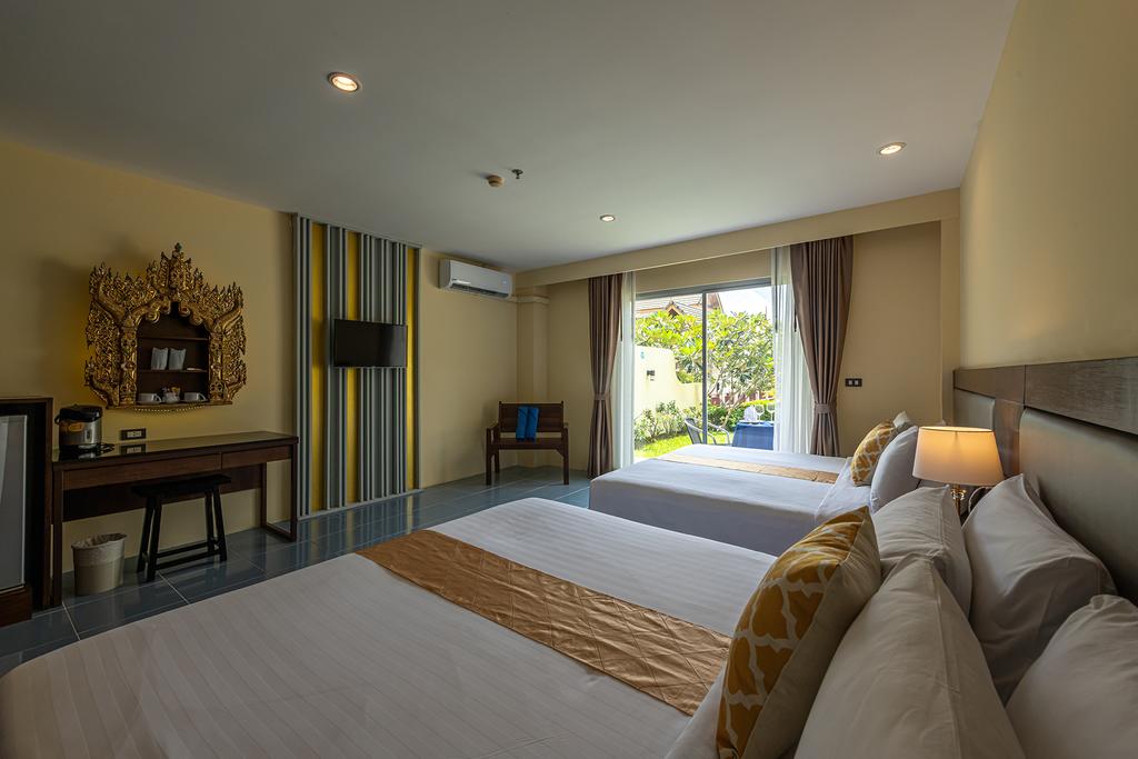 Blue Beach Grand Resort & Spa (ex. Chalong Beach Hotel & Spa) фото и отзывы