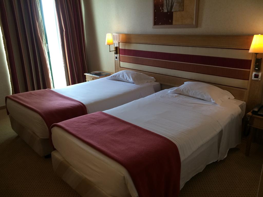 Відпочинок в готелі Riviera Hotel