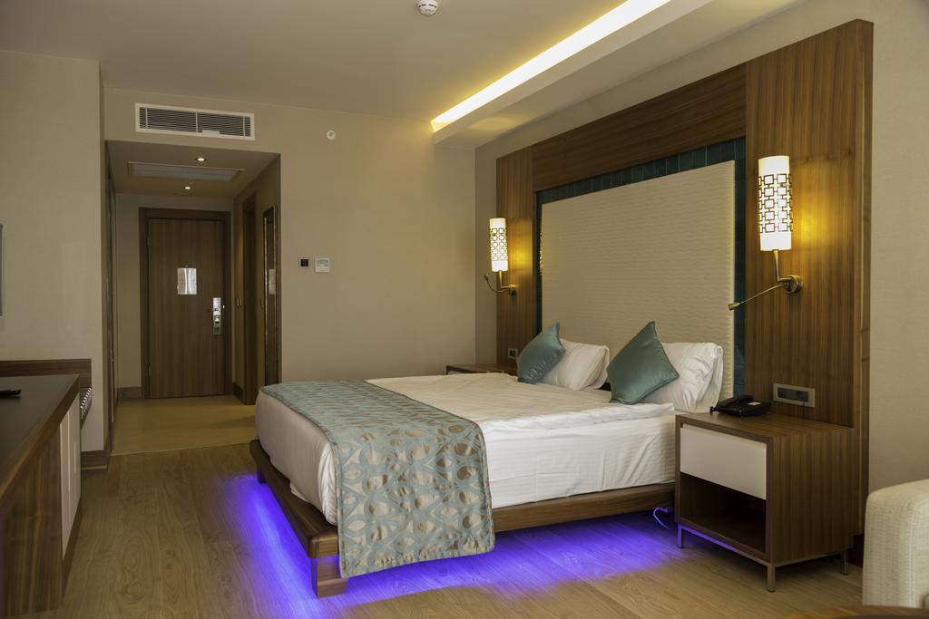 Отдых в отеле Ramada Hotel & Suite Kusadasi