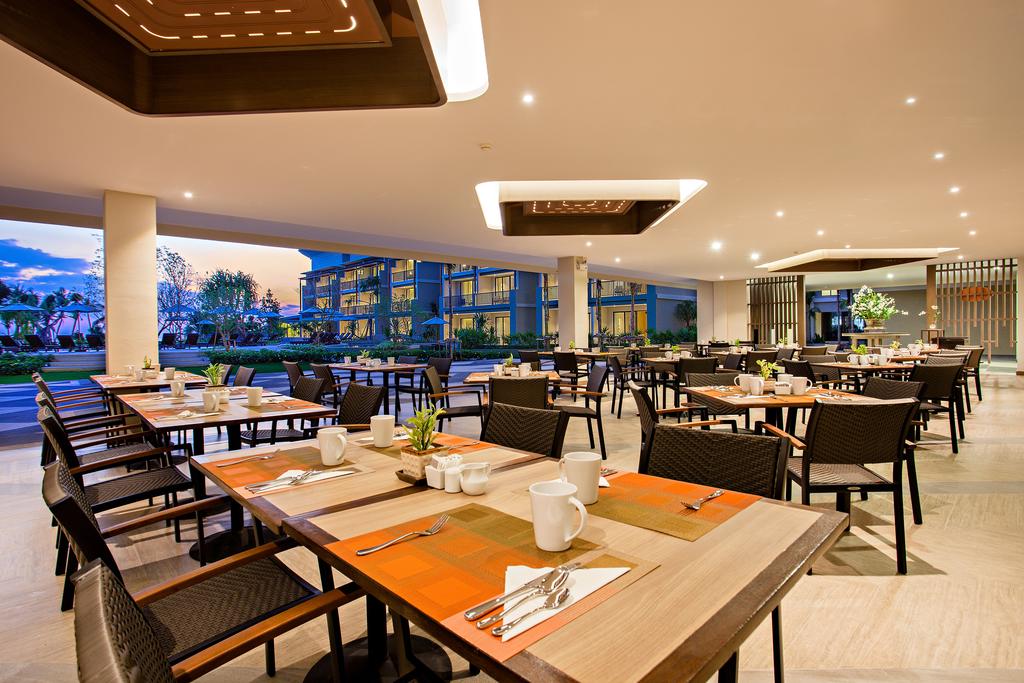 Le Meridien Khao Lak Resort & Spa (ex. Bangsak Merlin) цена