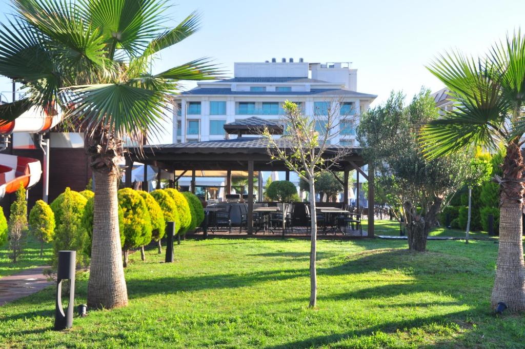 Белек Fun & Sun Life Belek (ex. Novia Dionis Resort & Spa, Arma's Life Belek)