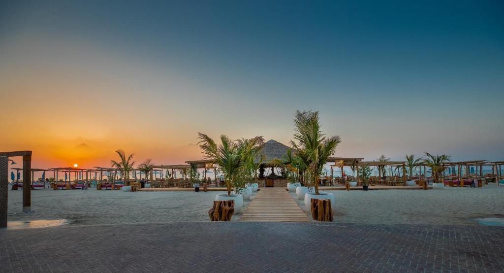 Отель, Umm Al Quwain Beach Hotel