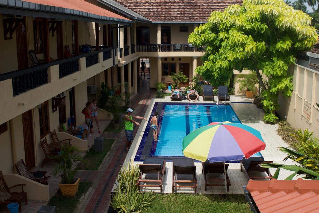 Туры в отель Drifters Hotel Хиккадува Шри-Ланка