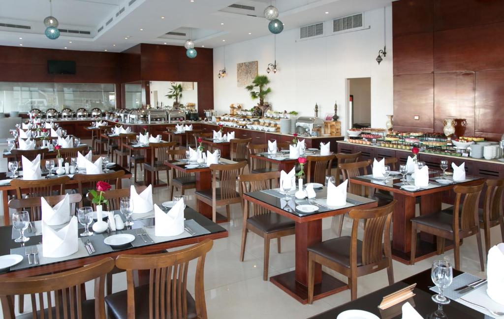Ramada Beach Hotel Ajman, Zjednoczone Emiraty Arabskie, Ajman, wakacje, zdjęcia i recenzje