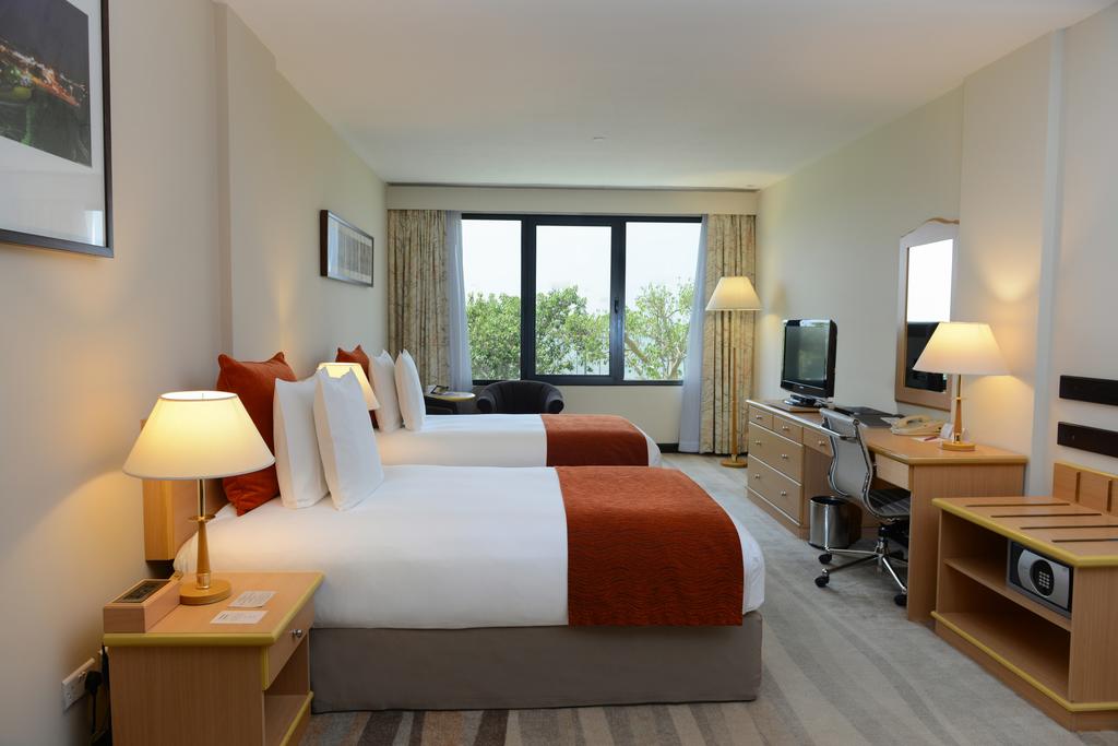 Відпочинок в готелі Crowne Plaza Hotel Muscat