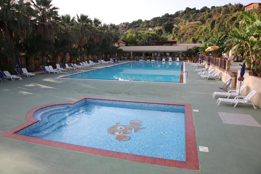 Горящие туры в отель Baia delle Sirene Beach Resort Бриатико