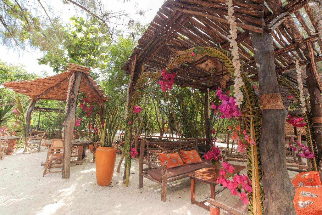 Горящие туры в отель Demani Lodge Zanzibar Паже