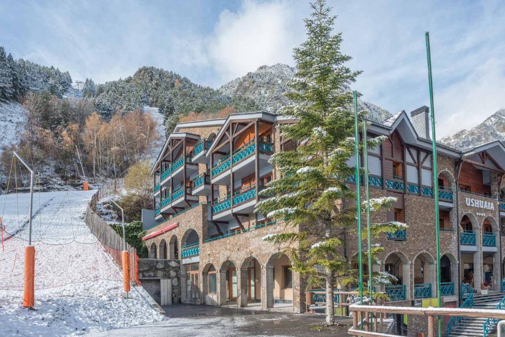 Відпочинок в готелі Ushuaia Mountain Hotel Арінсаль