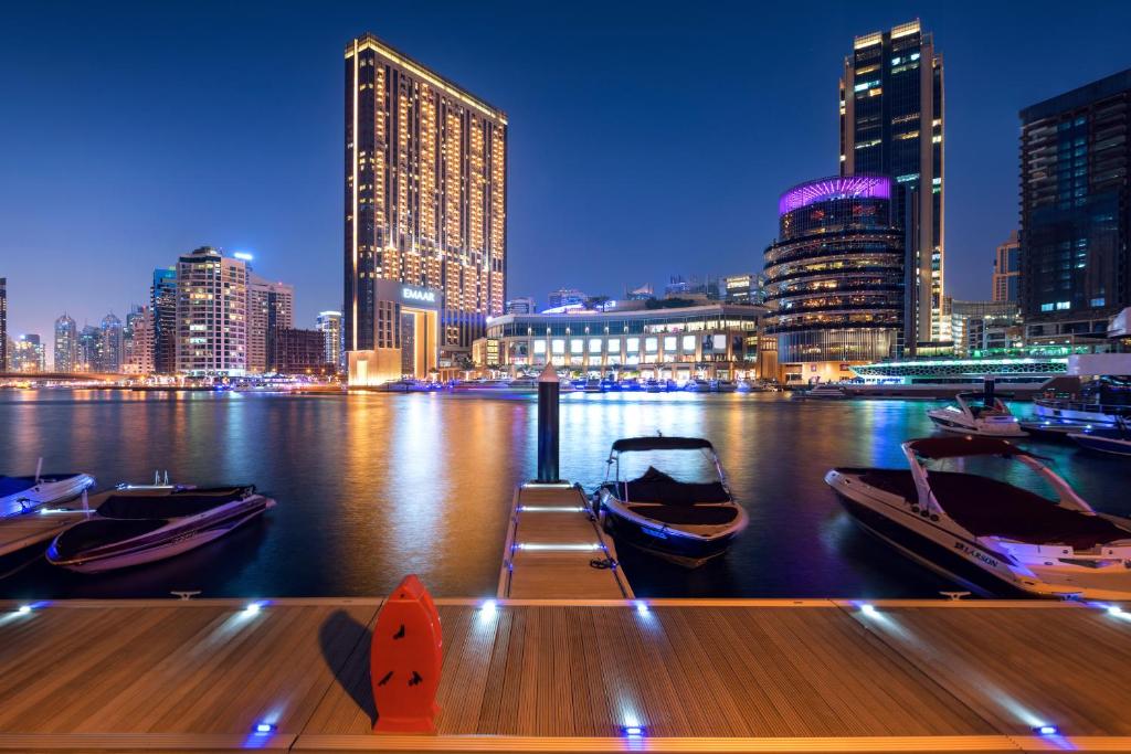 Дубай (пляжні готелі), Address Dubai Marina, 5