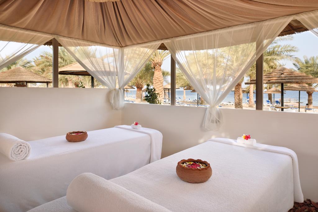 Відпочинок в готелі Movenpick Resort Tala Bay Aqaba Акаба Йорданія