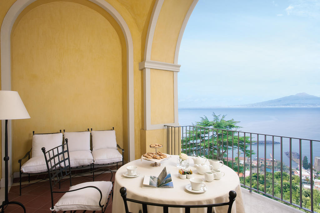 Горящие туры в отель Grand Hotel Angiolieri Неаполитанский залив