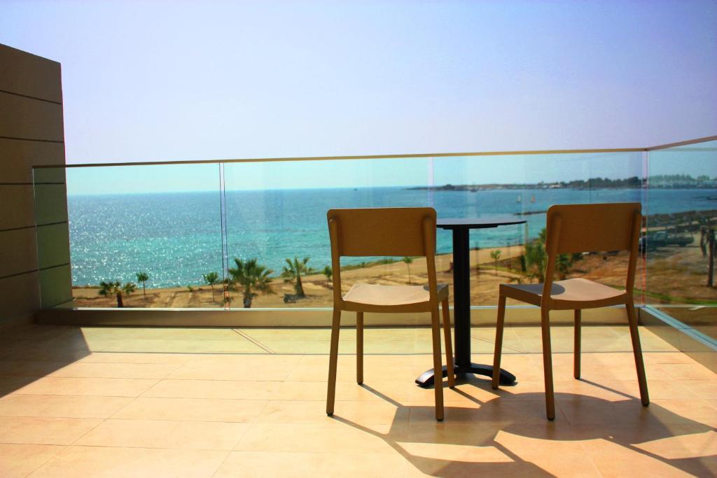 Amphora Hotel and Suites, Кипр