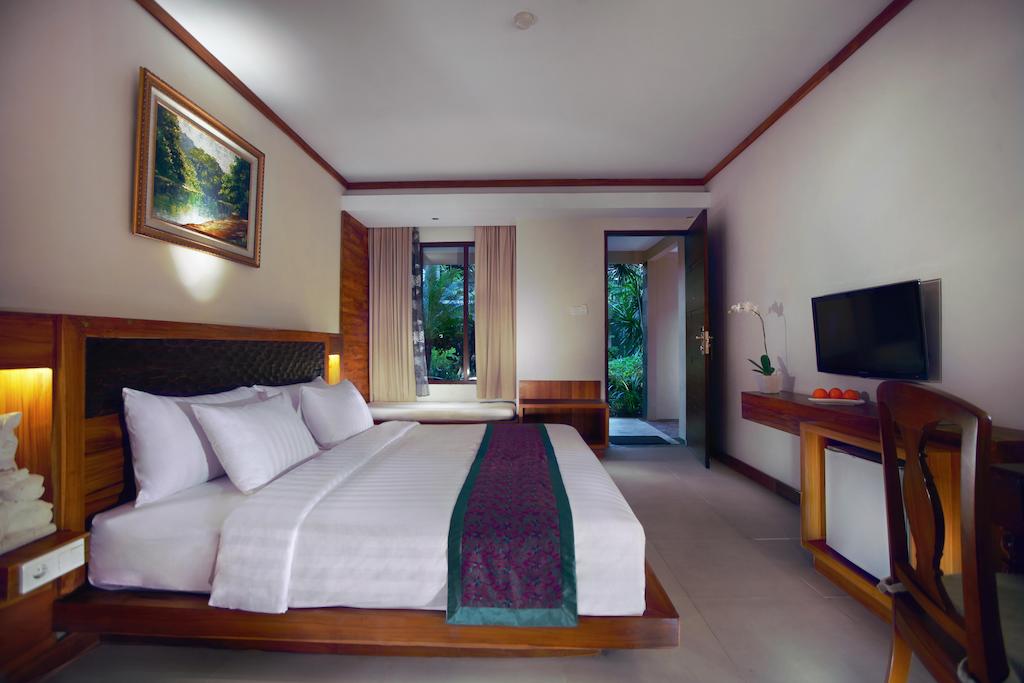 Горящие туры в отель Aston Sunset Beach Resort Гили Траванган (остров)