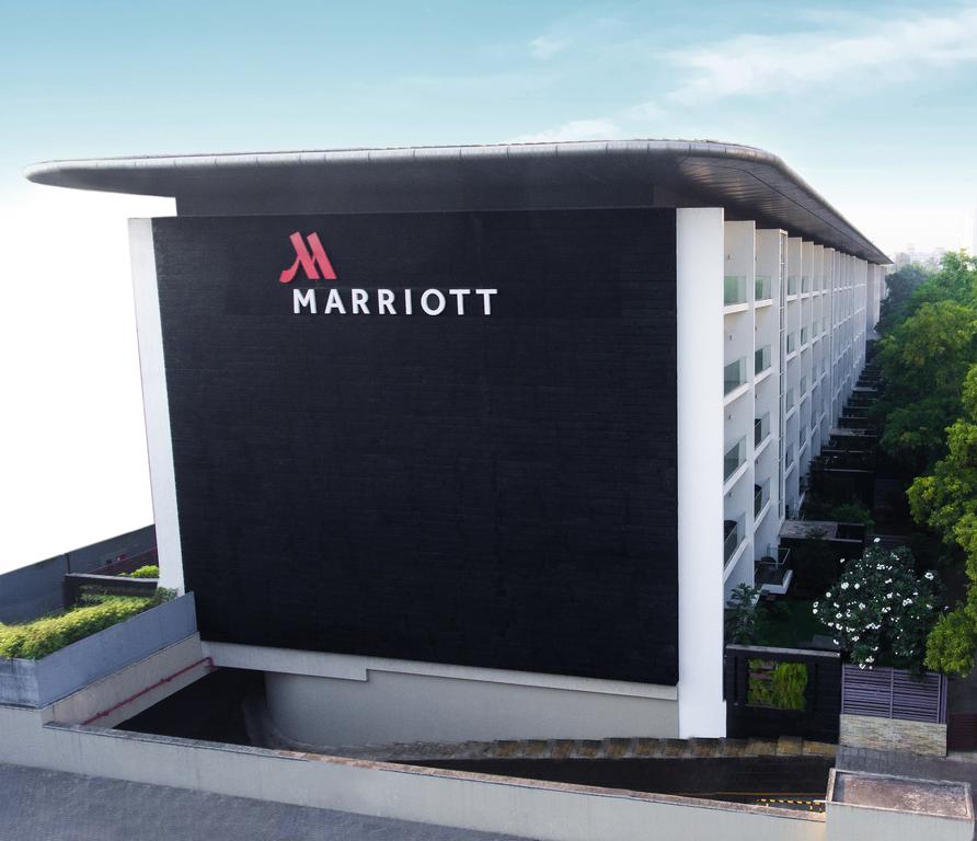 Marriott Suites Pune (ex. Oakwood Premier Pune), Пуна, Індія, фотографії турів
