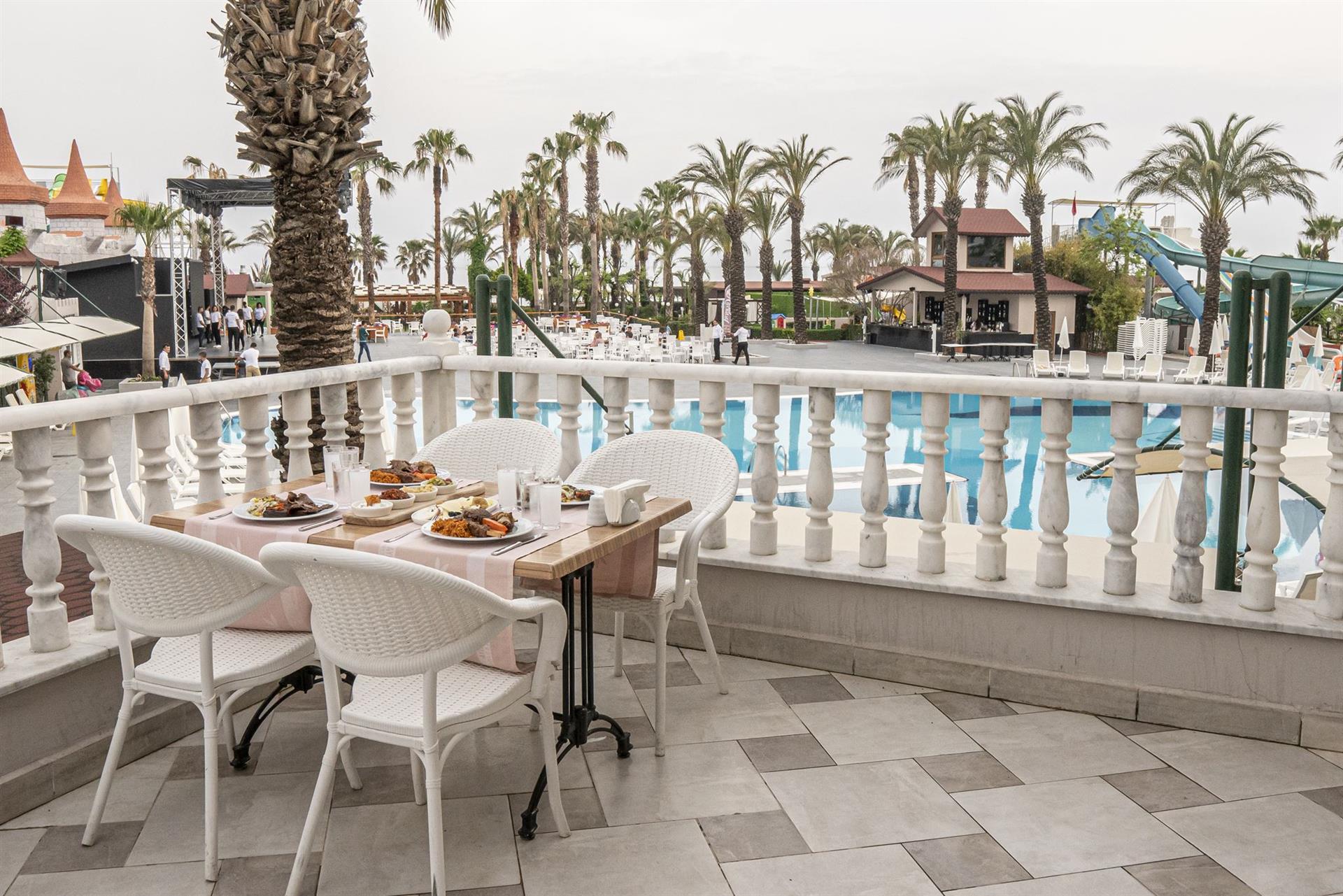 Відпочинок в готелі Aydinbey Famous Resort Белек Туреччина