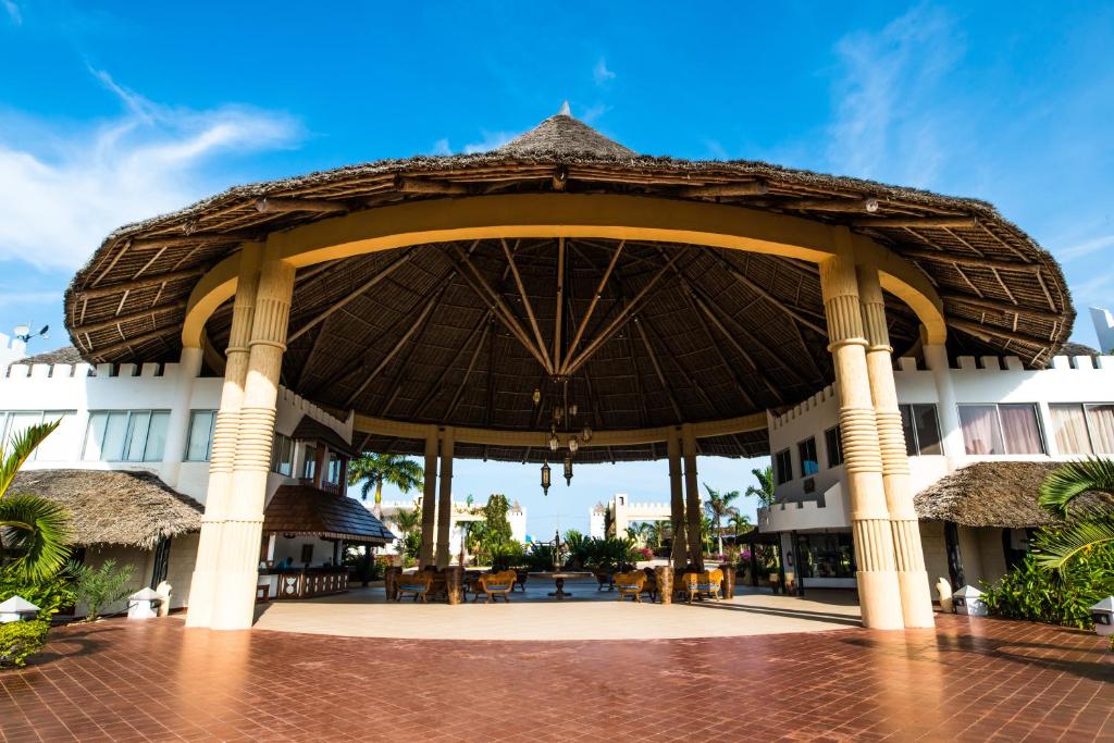 Горящие туры в отель The Royal Zanzibar Beach Resort Нунгви Танзания
