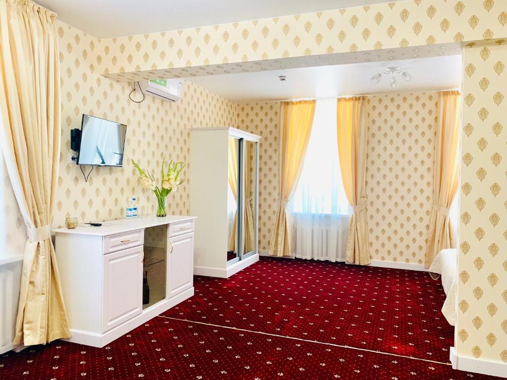 Цены в отеле Sergeev Hotel