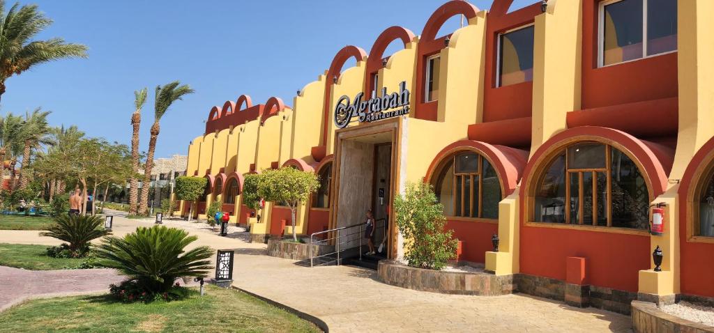Відпочинок в готелі Aladdin Beach Resort Хургада Єгипет