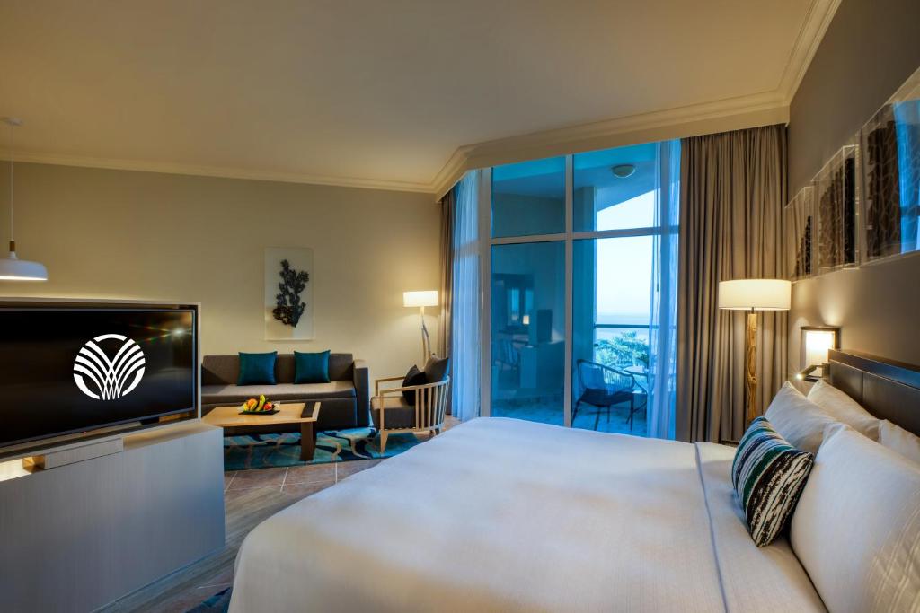 Відпочинок в готелі Fujairah Rotana Resort & Spa Фуджейра