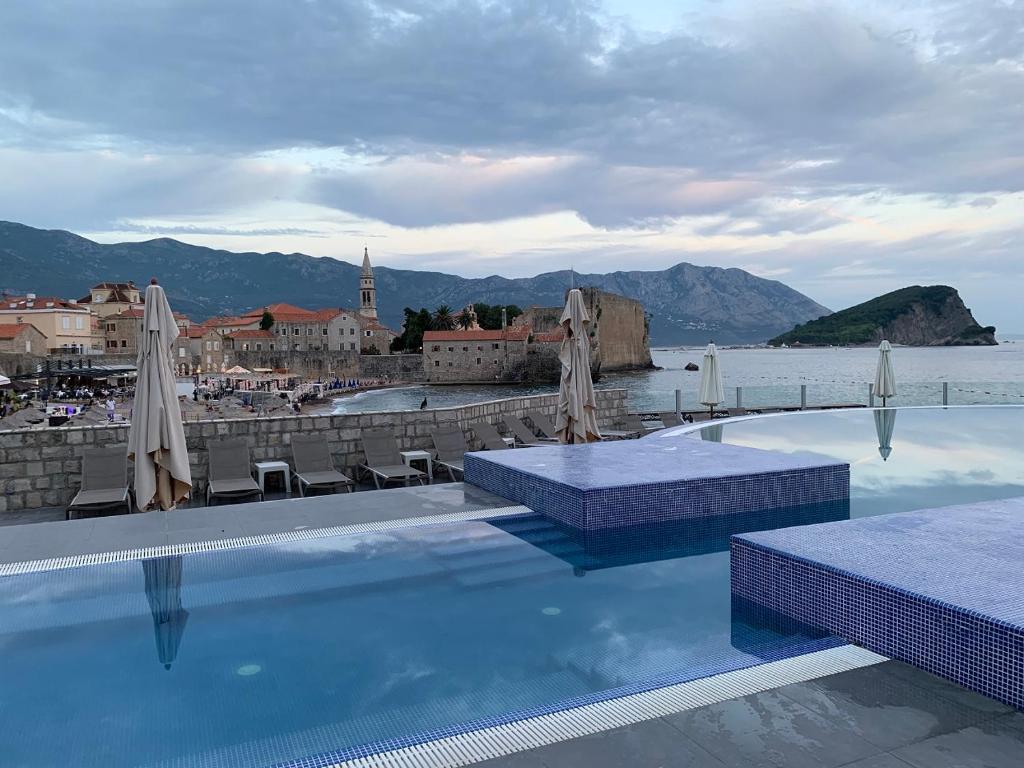 Відпочинок в готелі Avala Resort & Villas Будва Чорногорія