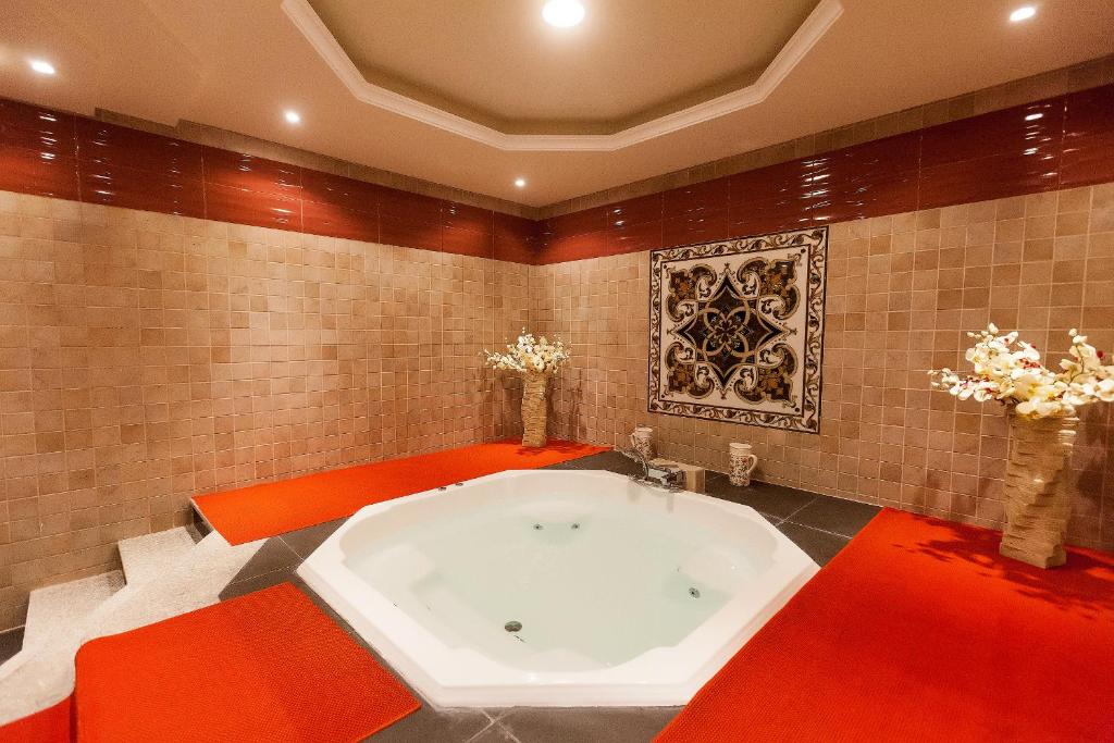 Цены, Red Castle Hotel Sharjah