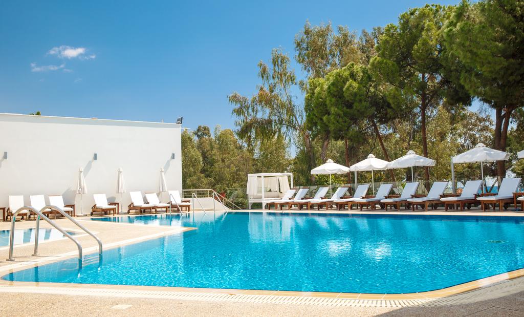 Горящие туры в отель Lobelia Park Beach Annex Лимассол Кипр