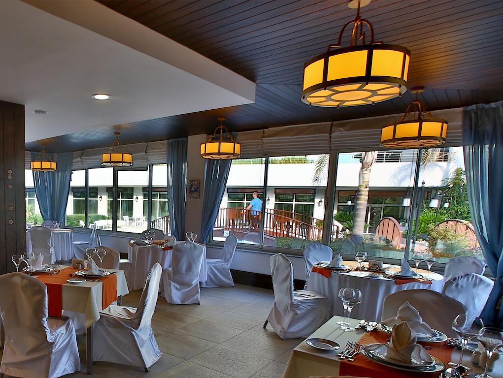 Горящие туры в отель Sunis Evren Beach Resort Hotel & Spa