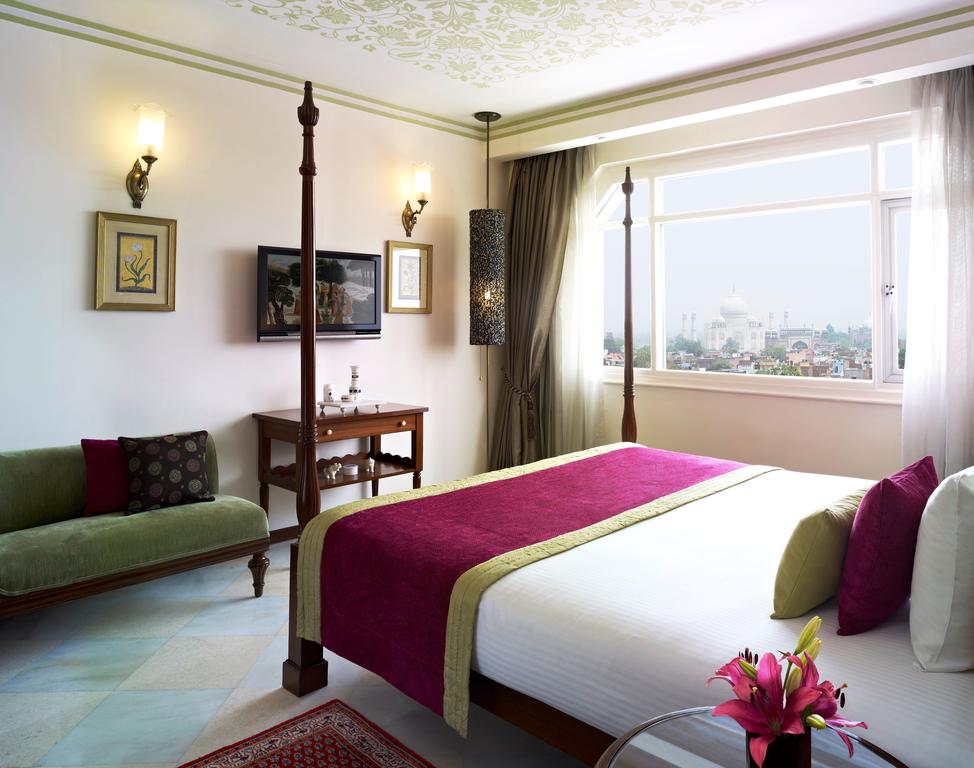 Tours to the hotel Gateway hotel Fatehbad road  Agra India