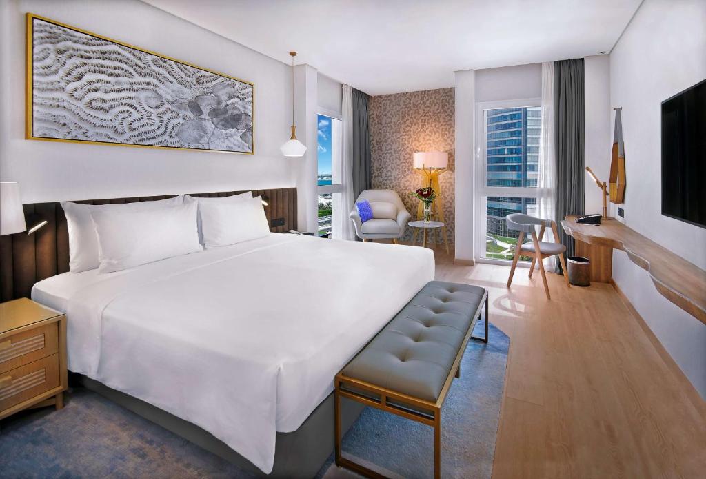 Горящие туры в отель Radisson Blu Hotel & Resort Abu Dhabi Corniche Абу-Даби ОАЭ