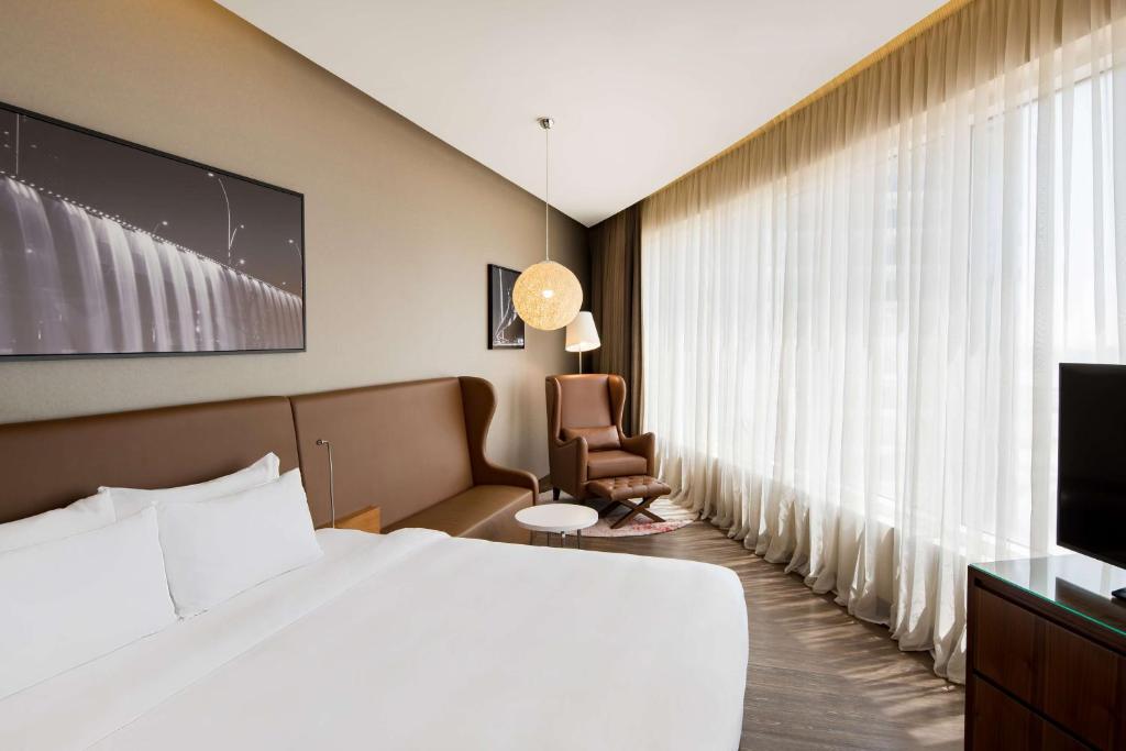 Отзывы гостей отеля Radisson Blu Hotel, Dubai Canal View