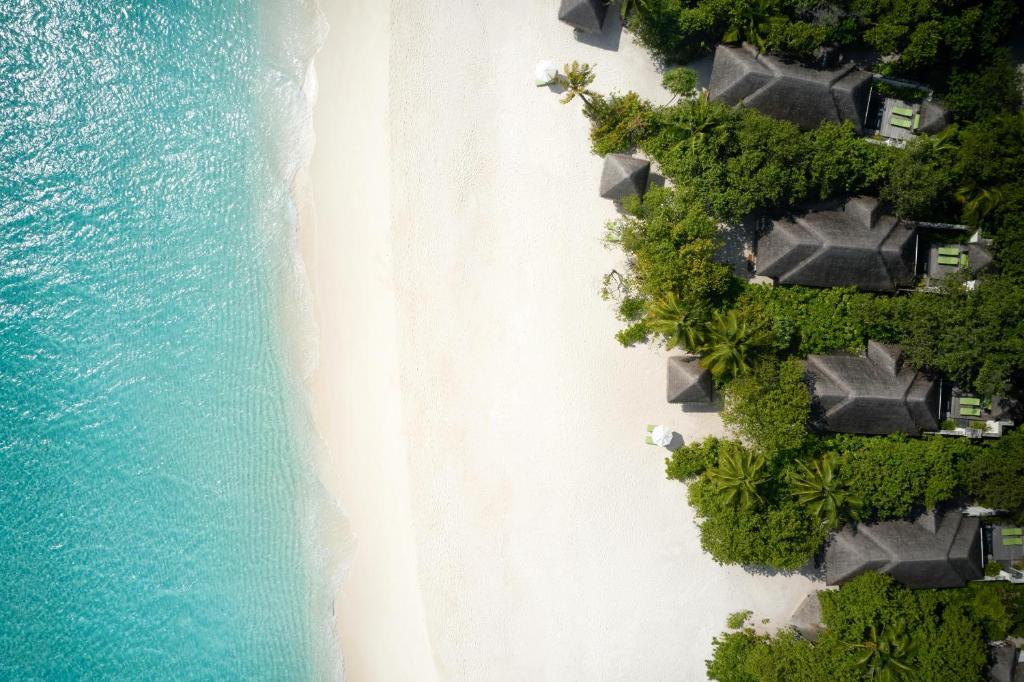 The Beach House at Iruveli Maldives, 5