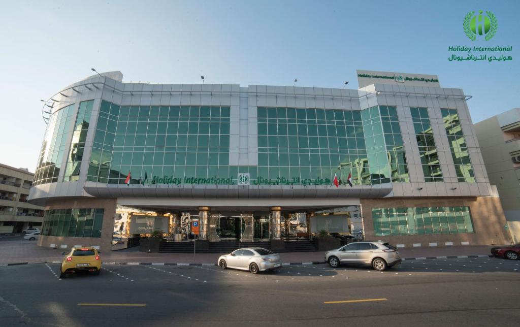 Holiday Inn Bur Dubai - Embassy District, фотографии территории