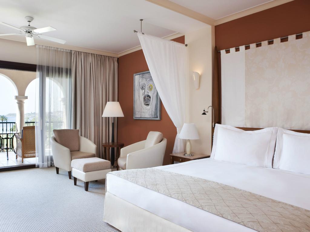 Отель, The St Regis Mardavall Mallorca Resort