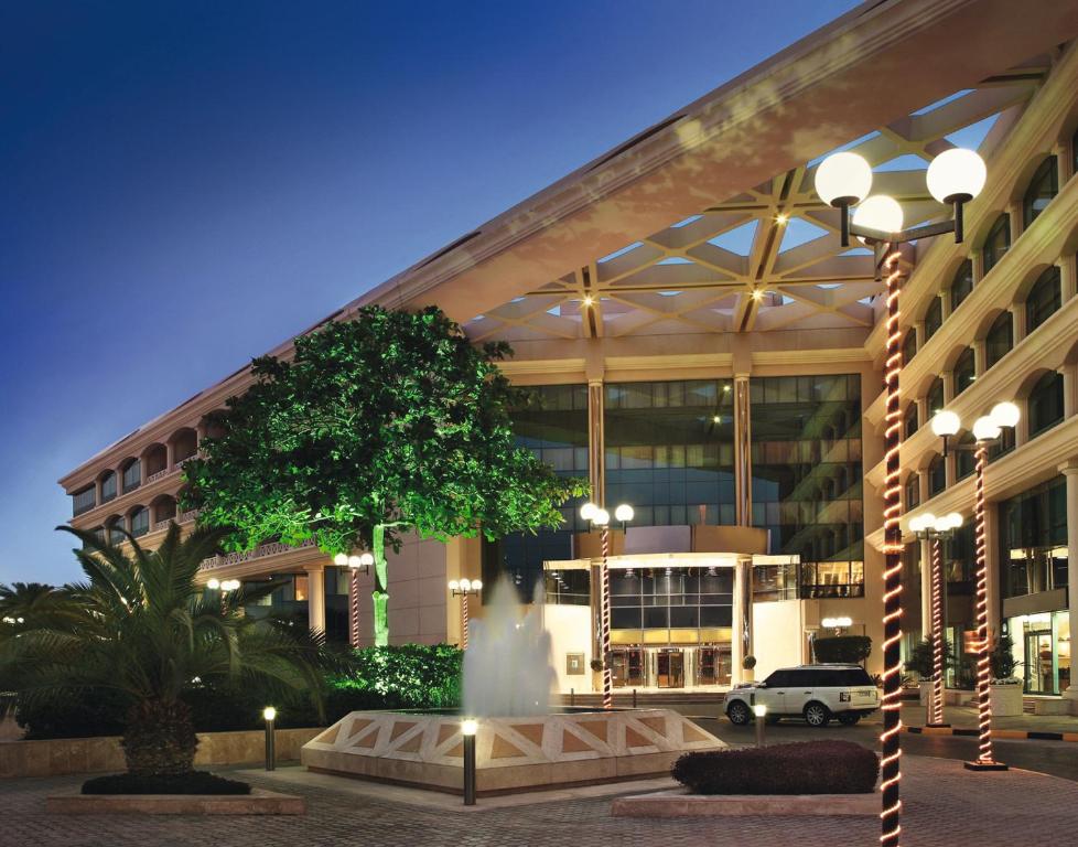 Hotel reviews, Movenpick Grand Al Bustan (ex. Roda Al Bustan)