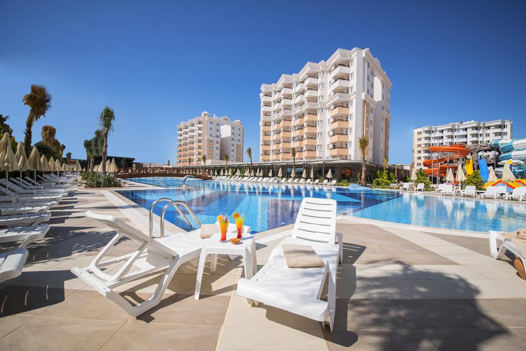 Odpoczynek w hotelu Ramada Resort Lara Antalya