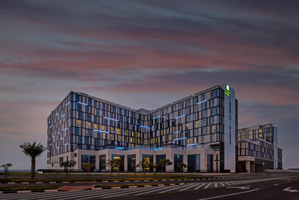 Holiday Inn Dubai al-Maktoum Airport, фото