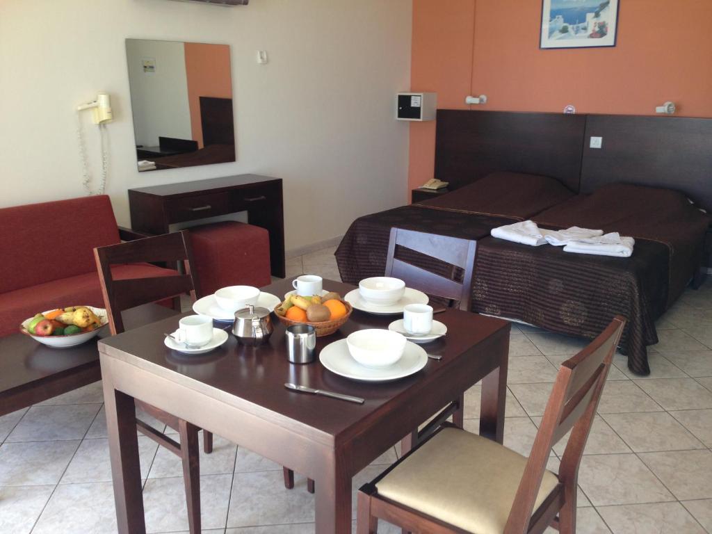 Горящие туры в отель Kefalonitis Hotel Apartments Пафос