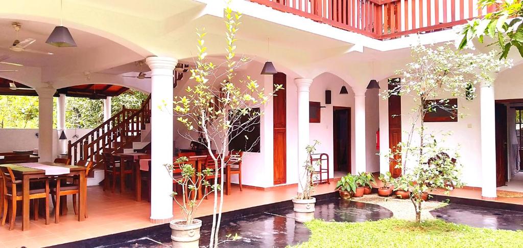 Отдых в отеле Unawatuna Nor Lanka Hotel